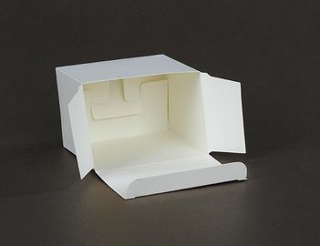 علب حلوى بيضاء مربعة بسيطة مربعات صغيرة الحجم من ملفات تعريف الارتباط البيضاء